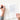 Hand schreibt mit Stift in Notizbuch – ideal für Planung, Gedanken & persönliche Notizen