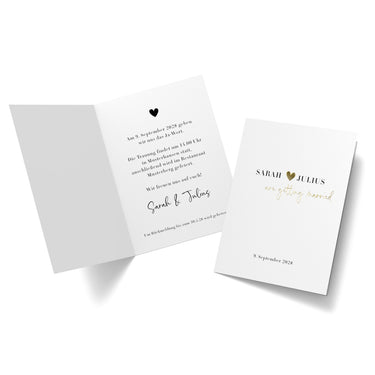 Elegante Hochzeitskarte mit Namen Sarah & Julius, goldener Schrift und Herz, personalisiert für den 9. September 2028
