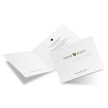 Hochzeitskarte mit Namen Sarah & Julius, goldener Herz-Details, personalisiert für 9. September 2028